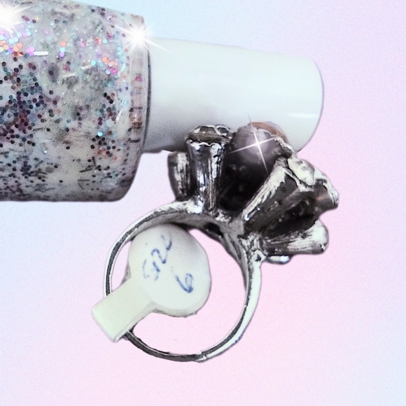 Bursting Crystals Cocktail Ring - Picture 9 of 12